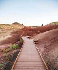 Painted hills hike in Wheeler County